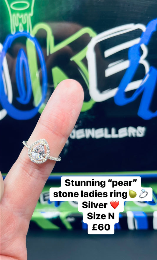 Ladies pear stone set silver ring size N