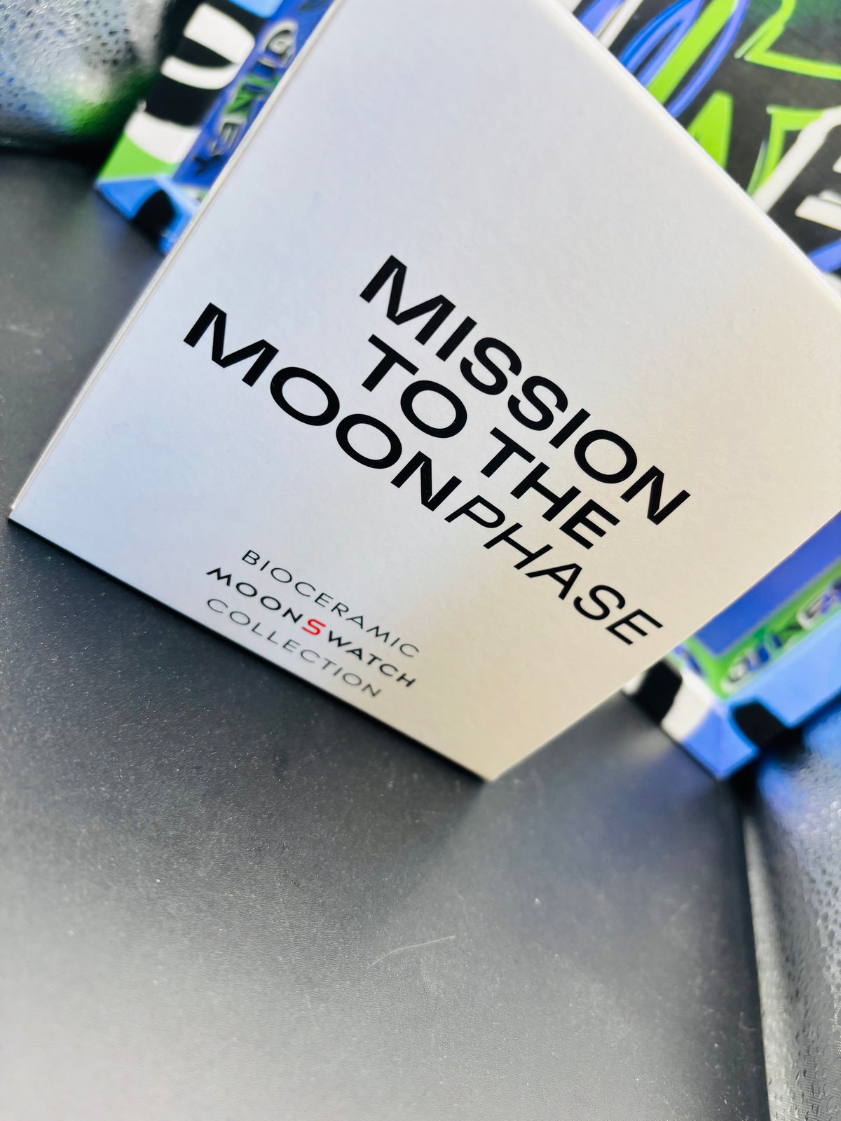 OMEGA X SWATCH “SNOOPY” 🐾🌍
MISSION TO THE MOON PHASE 🌒

Everything with it! Brilliant little collectors watch, receipt, box, watch, booklets, bag 💼

Pre owned, purchased may of this year 2026 ✅

£250 Ono

Doing £320-500 online everywhere now.